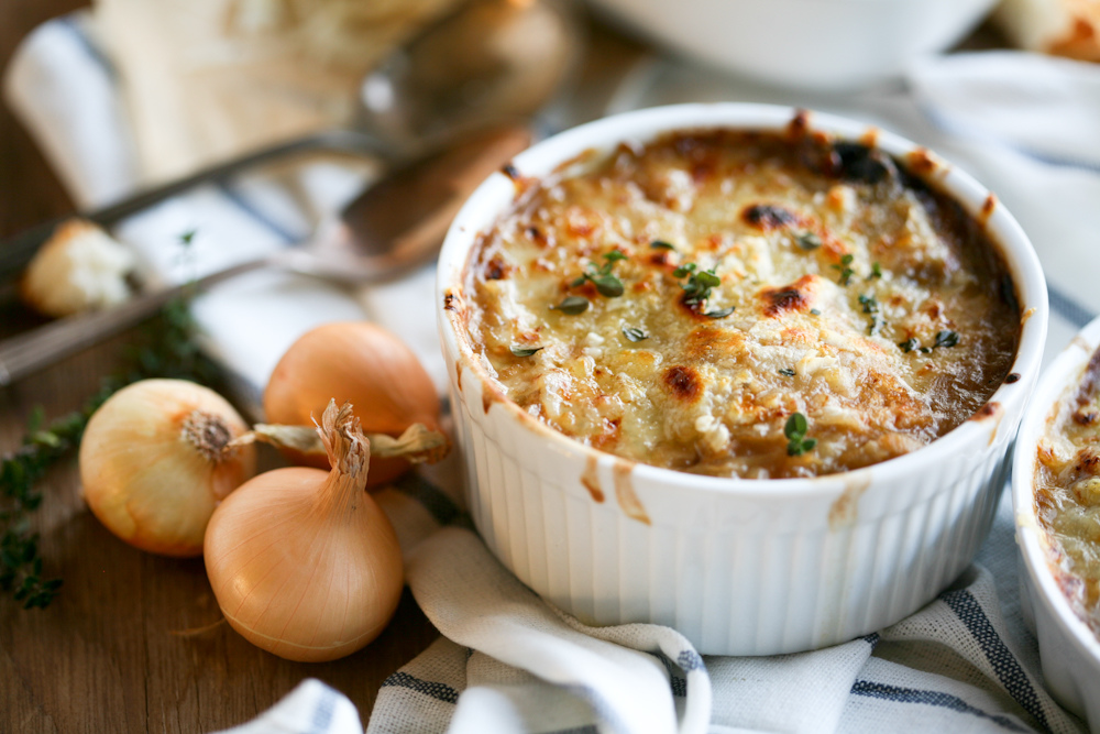 Foodie Friday: French Onion Soup (Soupe à l'oignon) - Cultural Chromatics